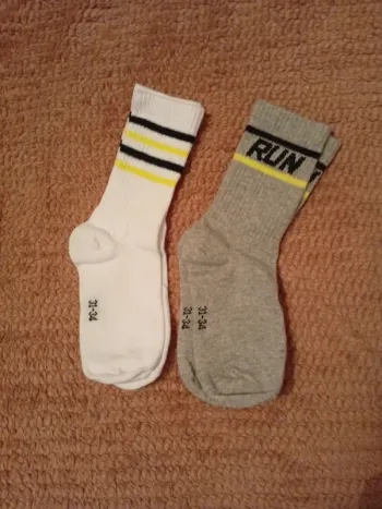 2 paires de chaussettes neuves