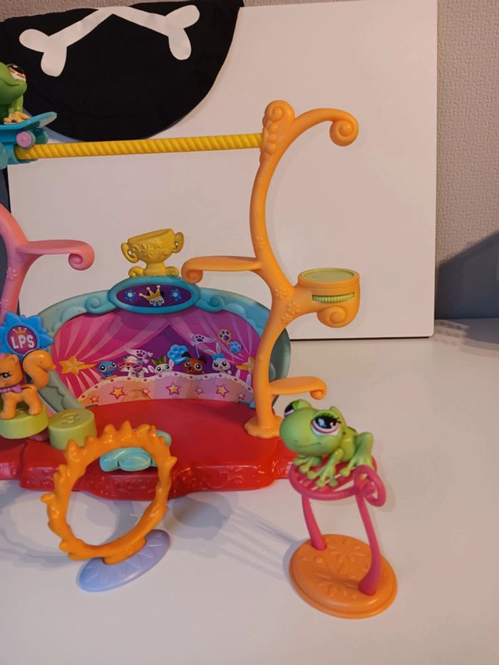 Petshop Cirque hasbro + 3 figurines et accessoires Taille hauteur 23cm longueur 28cm - photo numéro 5
