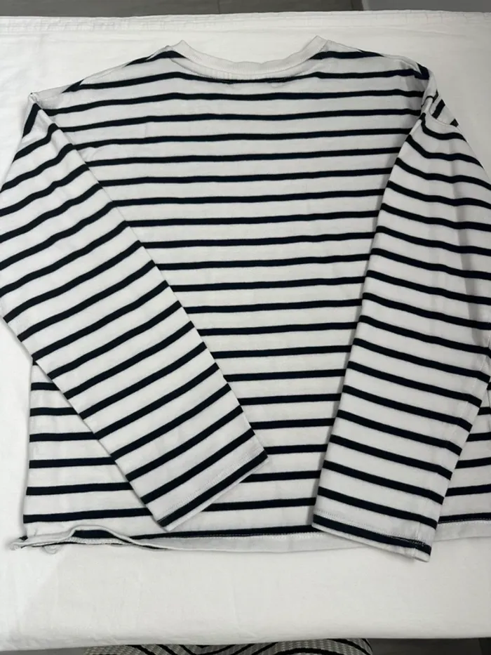 Pull Zara blanc à fines lignes bleu marine - photo numéro 5
