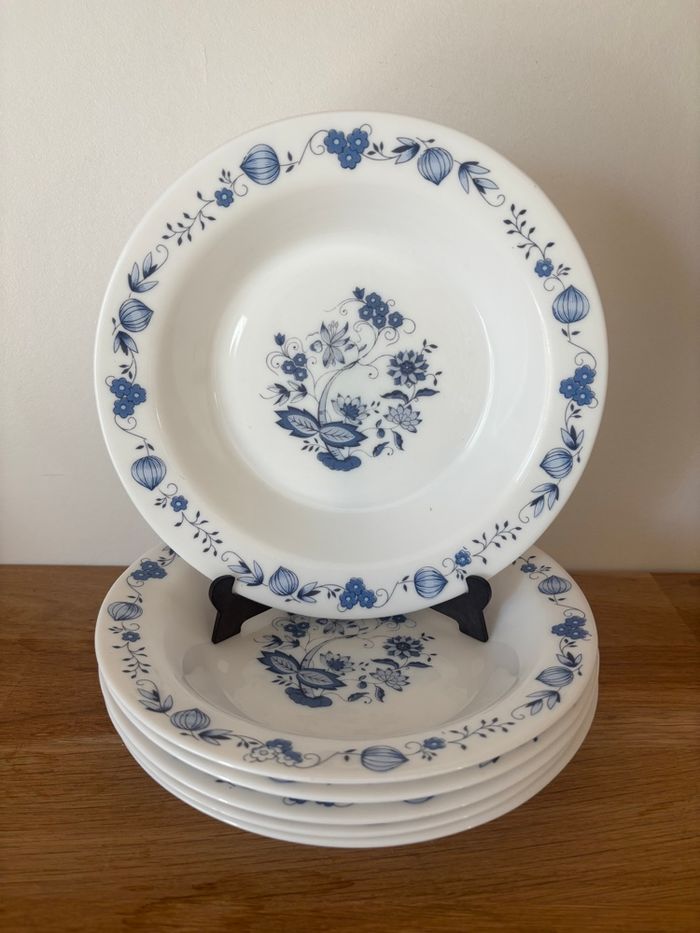 Vintage lot de 6 assiettes creuses Arcopal Aster - photo numéro 1