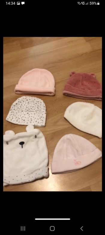 Lot  Bonnets  0/1 Mois  TBE
