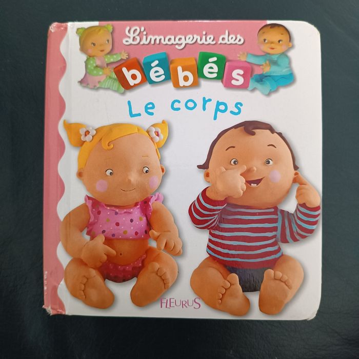 Livre l'imagerie des bébés le corps