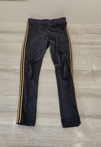 Jogging noir rayure jaune marque orchestra taille 10 ans