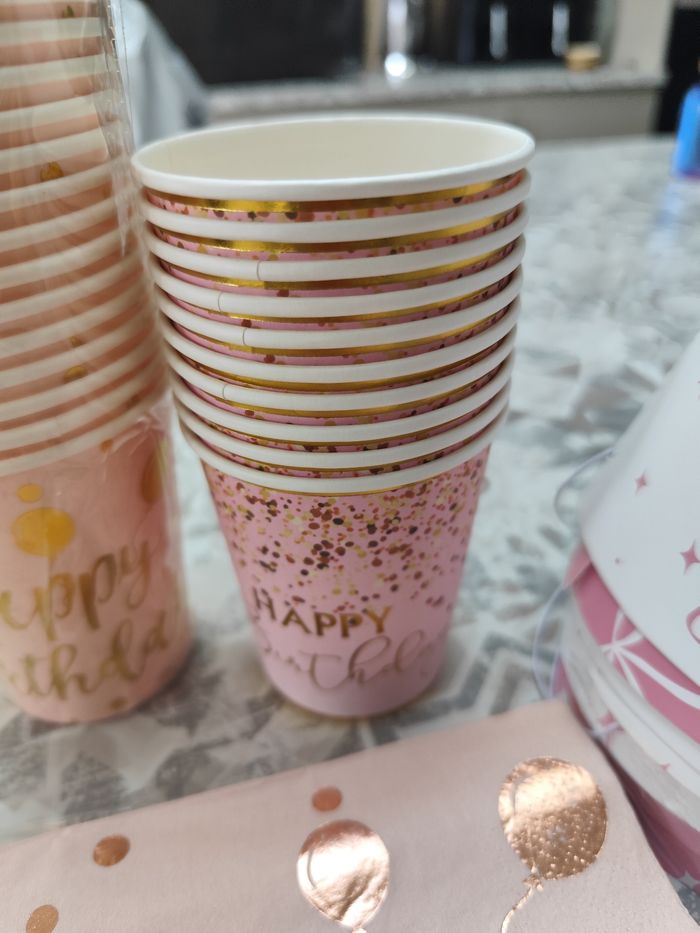 Lot pour anniversaire - photo numéro 4