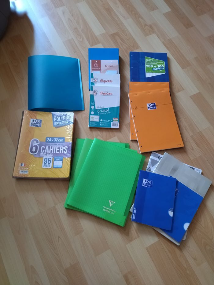 lot fournitures scolaires