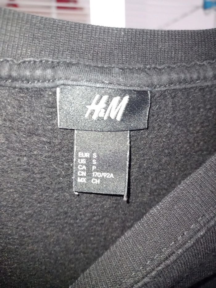 Sweat H&M taille S - photo numéro 2