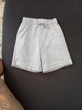 Short gris