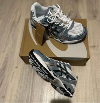 Asics Kayano grise neuve - 42