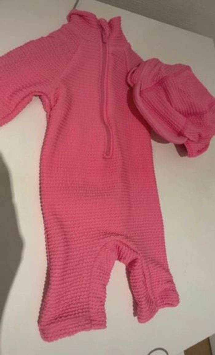 Maillot de bain uv neuf 3 mois à 2 ans dispo