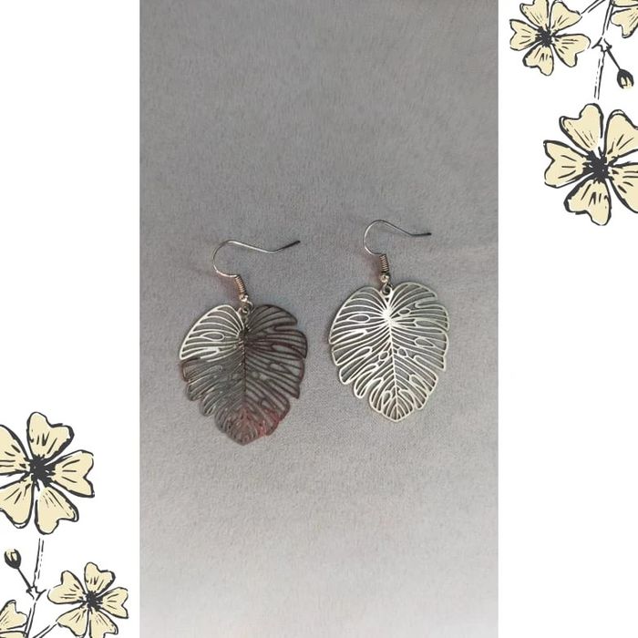 Boucles d'oreilles dorées – Feuilles ajourées style Monstera - photo numéro 6