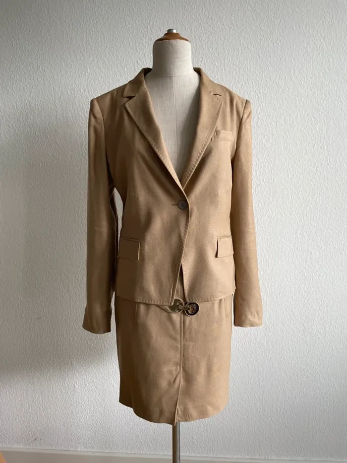Tailleur veste jupe Versace Collection camel - photo numéro 2