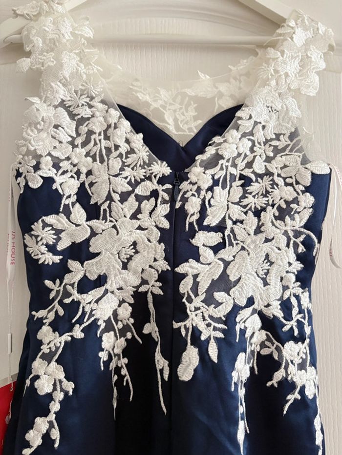 Robe de cocktail/mariage - bleu marine et blanche - dentelle - neuve jamais portée - taille 38/M - photo numéro 7