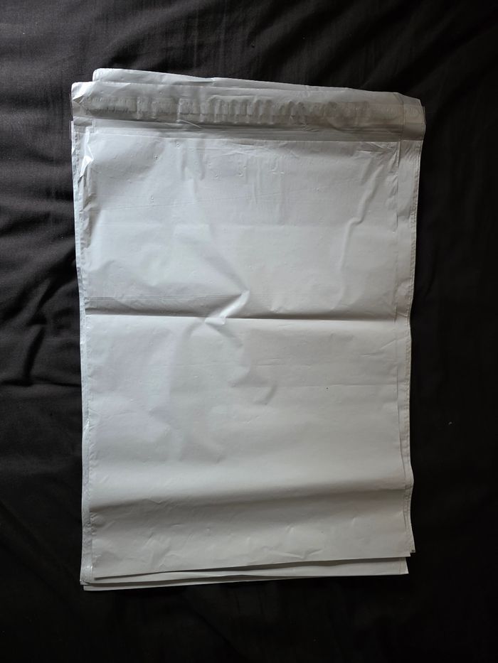 Pochette plastique colis