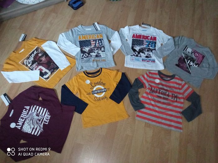 Lot  7 hauts neufs 6 ans - photo numéro 2