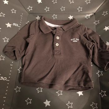 Polo kiabi gris très bon etat 3 mois