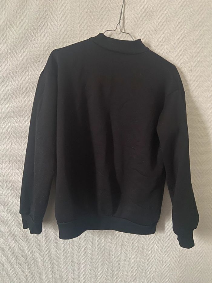 Pull noir - photo numéro 2