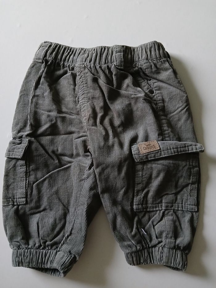 Lot pantalons bébé 6 mois - photo numéro 2