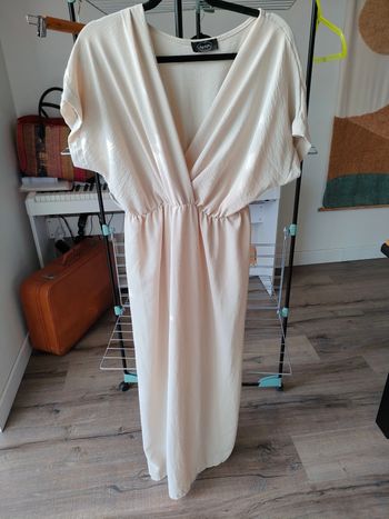 Combinaison taupe beige col v