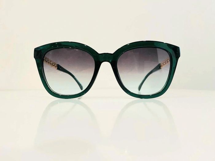 Lunette de soleil femme cats vertes bras en chaîne dorée UV protection catégorie 2 - photo numéro 2
