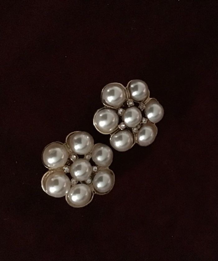 Superbes clips fleurs vintage. Années 80