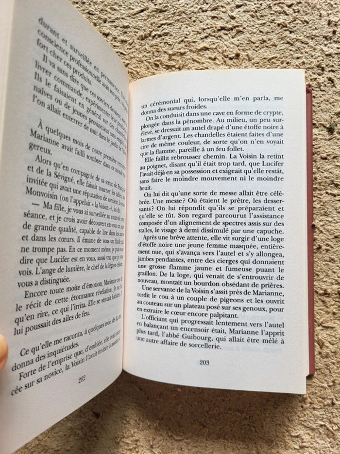 Livre Les bals de Versailles de Michel Peyramaure - photo numéro 7