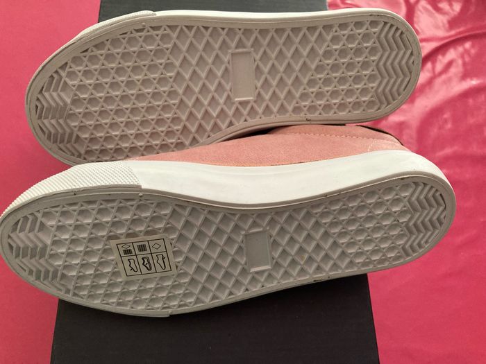 Paire de baskets rose - photo numéro 4