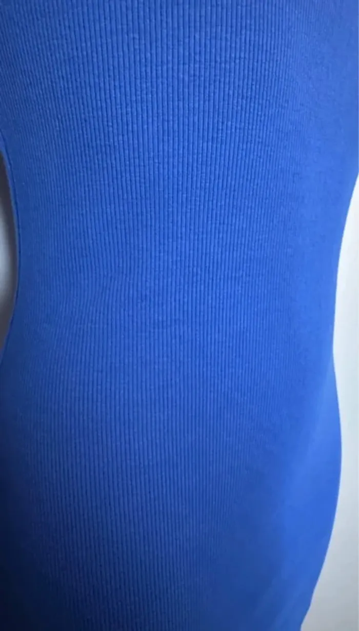 Robe bleue dos nu neuve 38 - photo numéro 3