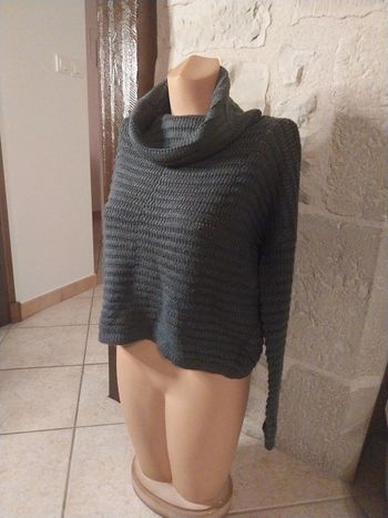 Pull à col large jennyfer taille s en tres bon etat