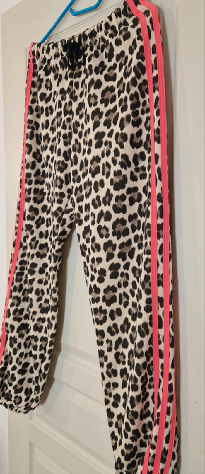 Pantalon jogg léopard Swen with love in italy neuf avec étiquette - photo numéro 3