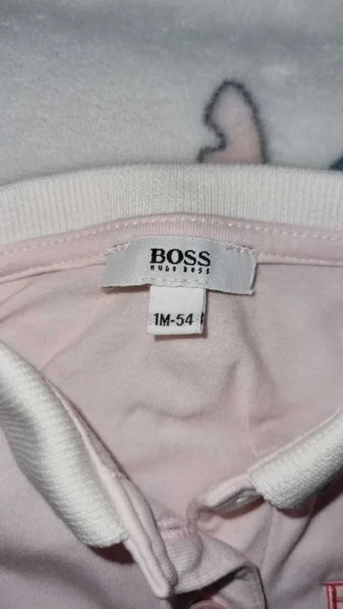 Grenouillère hugo boss 1 mois en très bon état - photo numéro 9