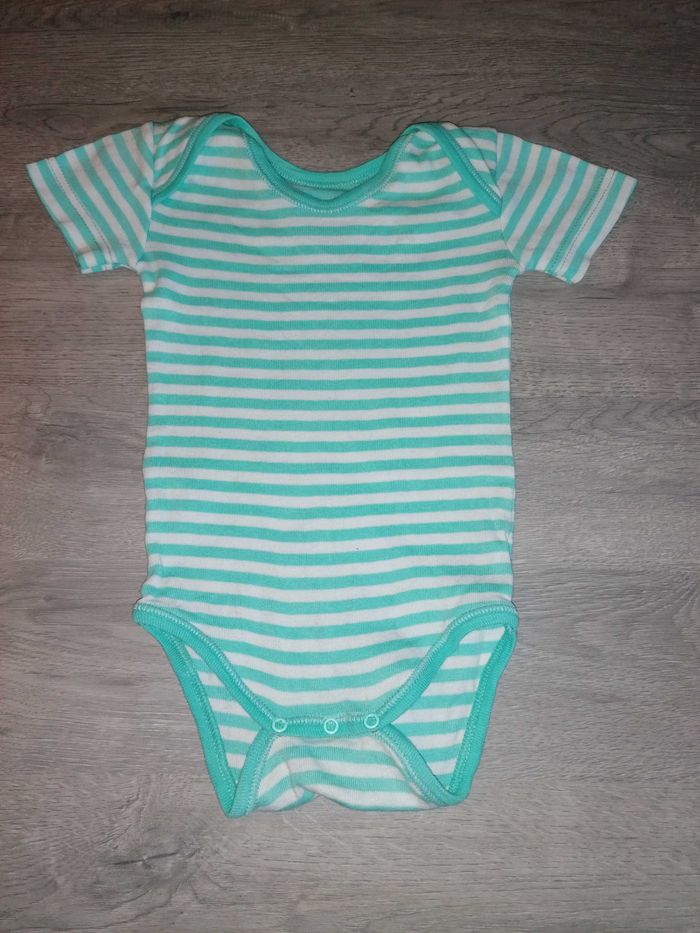 Lot de 2 bodies 6 mois - photo numéro 2