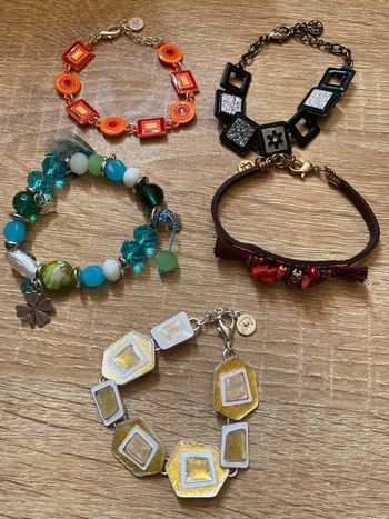 Lot 5 bracelets différents coloris