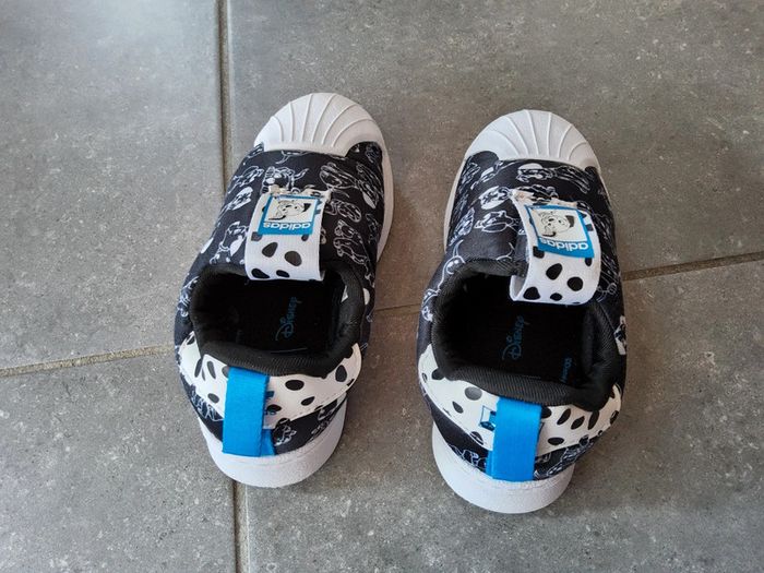 Adidas Originals
Superstar 360 Disney 101 Dalmatians - photo numéro 7