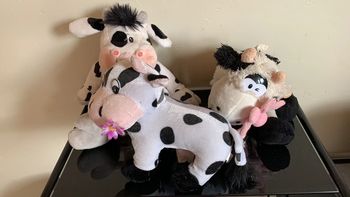 Lot de 3 peluches vaches