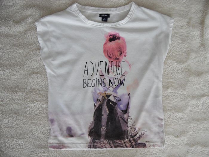 Beau tee-shirt avec personnage, taille 4 ans.