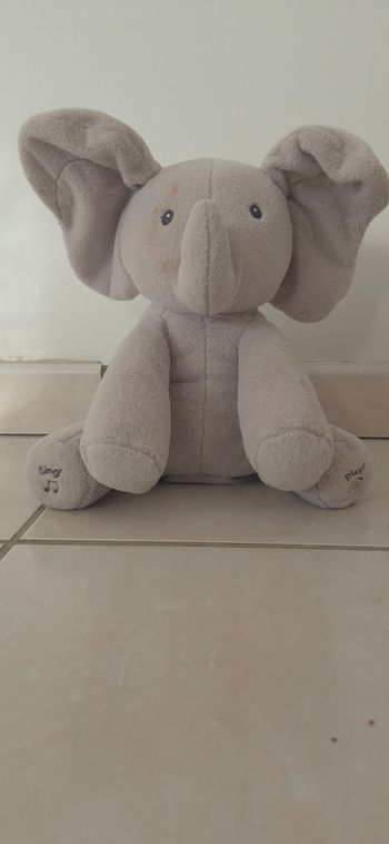 Peluche interactive bébé