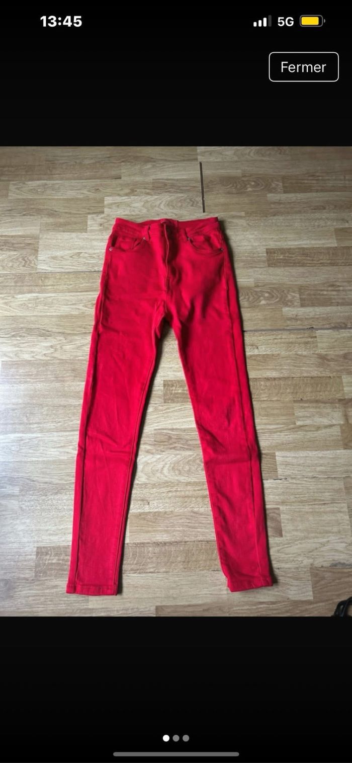 Jean rouge femme taille 38