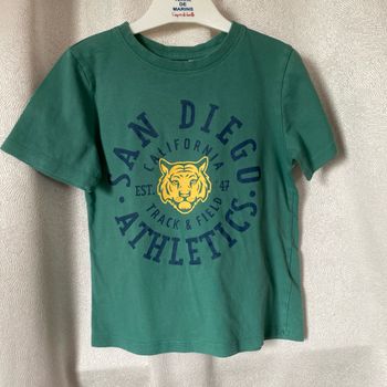 T-shirt vert tigre jaune 5-6 ans H&M