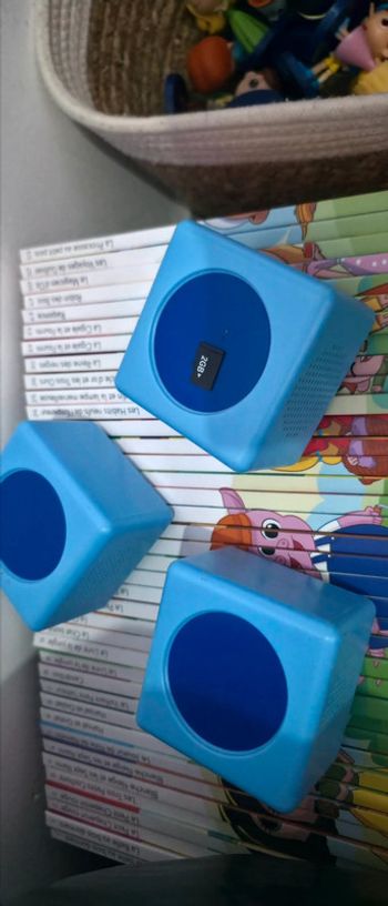 3 enceintes et 1 carte 2gb audiocontes disney hachette