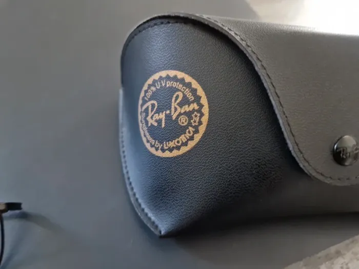 Monture lunettes Ray-Ban noire avec étui - photo numéro 3