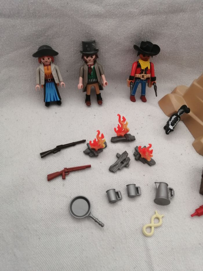 le repaire des hors la loi playmobil - photo numéro 2