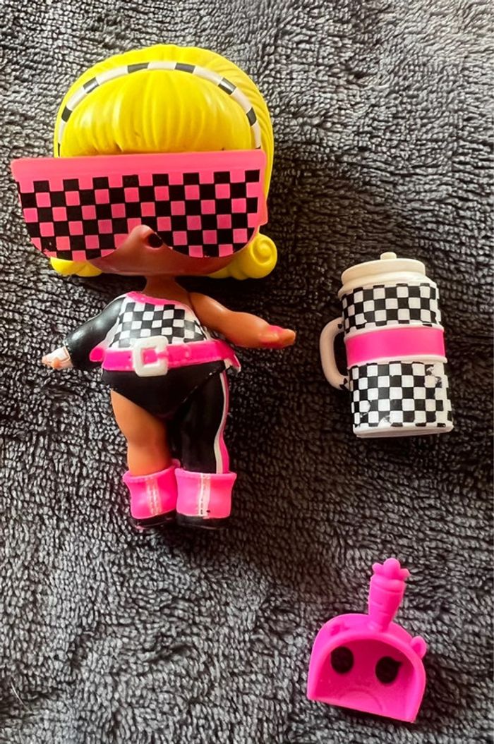 Petite poupée Lol surprise et accessoires comme sur la photos ( 3 ) - photo numéro 2