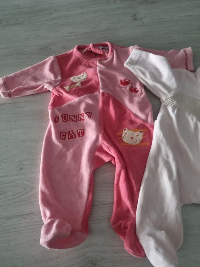 Lot 3 pyjamas 1 mois - photo numéro 5