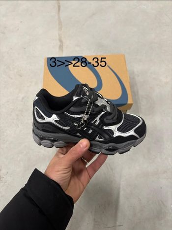 Asics gel nyc noir gris enfants 29