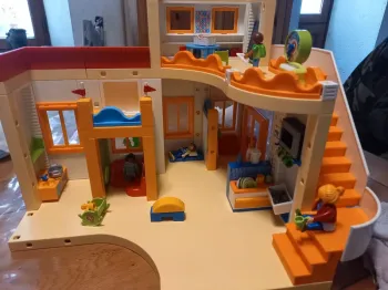 Maison à étages playmobil