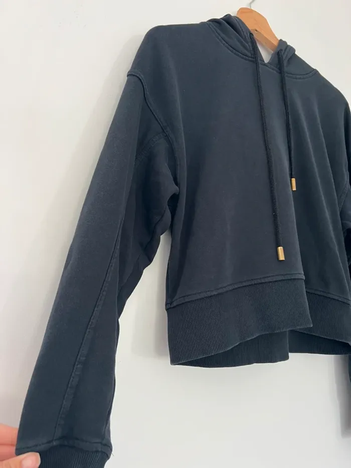 Sweat court capuche femme Bershka - photo numéro 2