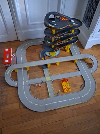 Garage Corgi ( vintage )