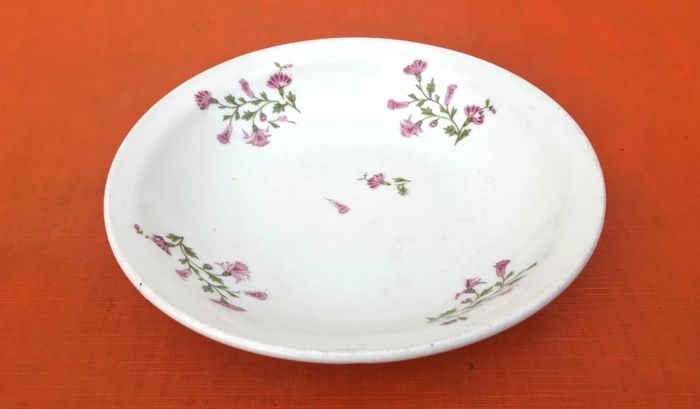 Années 1900 Assiette creuse Porcelaine blanche à décor floral - photo numéro 2