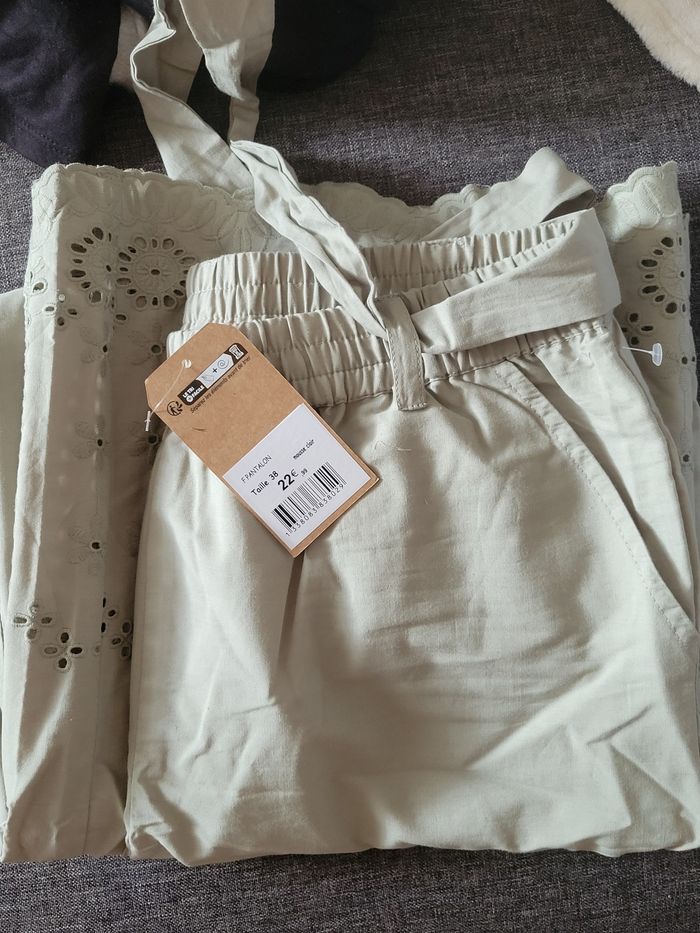 Pantallon neuf - photo numéro 2