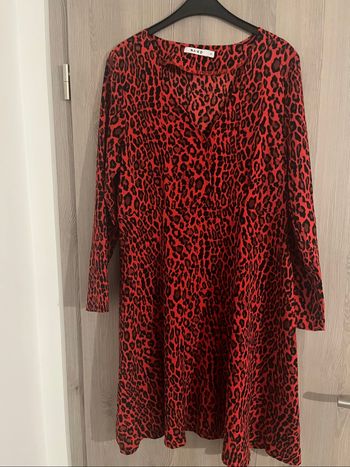 Robe imprimé léopard rouge NA-KD – Taille M